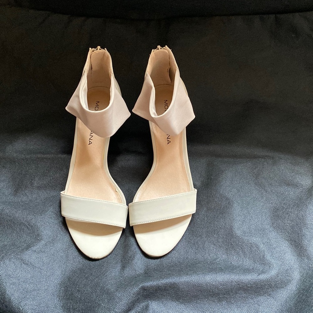 Moda Spana open toe shoes with mesh ankle strap; Size 9M; taupe/nude color